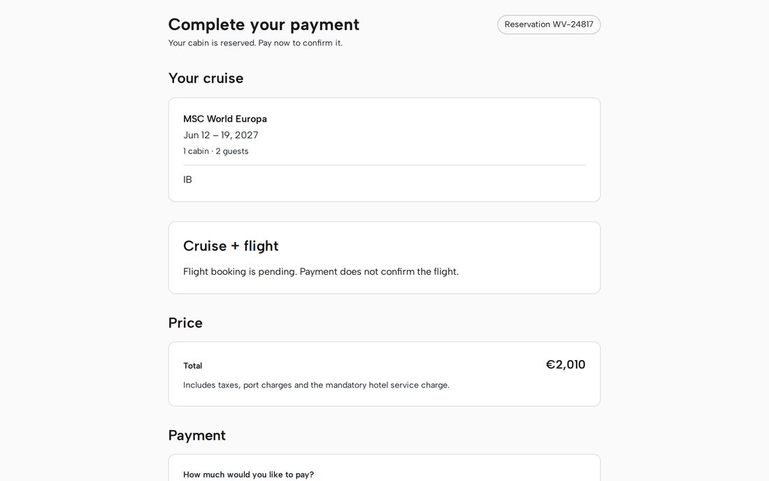 El paso de pago de un pedido de crucero con vuelo: la travesía reservada, el vuelo marcado como aún no reservado, un único precio total y la pregunta de cuánto pagar.